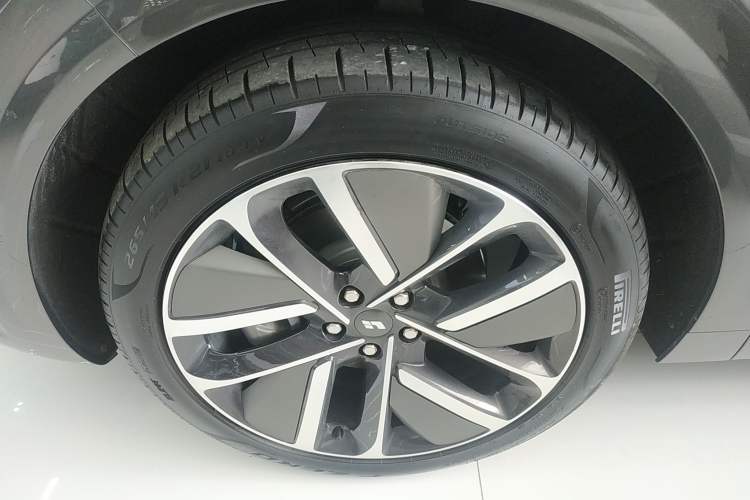 Used Li Auto L6 2024 Pro Model Exterior 7