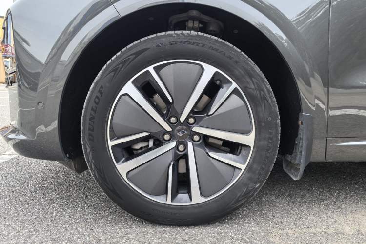 Used Li Auto L6 2024 Pro Model Exterior 9