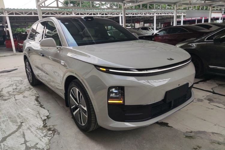 Used Li Auto L6 2024 Max Front Right 45 Deg