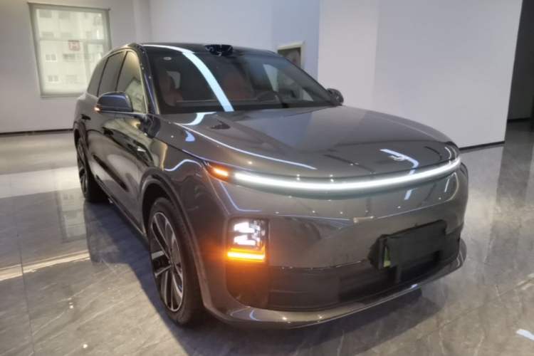 Used Li Auto L6 2024 Max Front Right 45 Deg