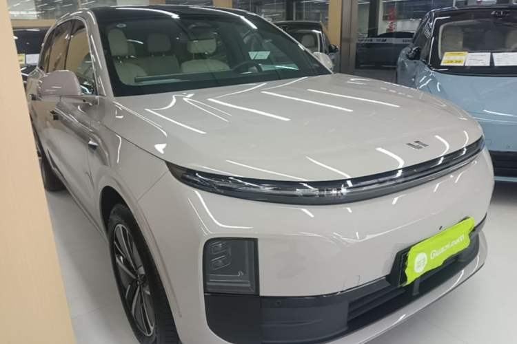 Used Li Auto L6 2024 Max Front Right 45 Deg