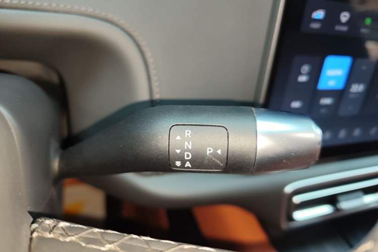 Used Li Auto L6 2024 Max Gear Lever