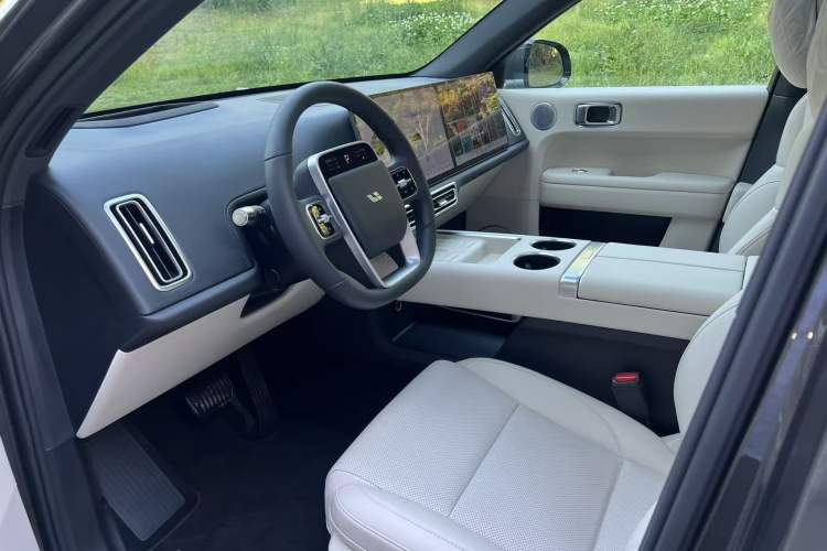 Used Li Auto L6 2024 Pro Model Interior 1
