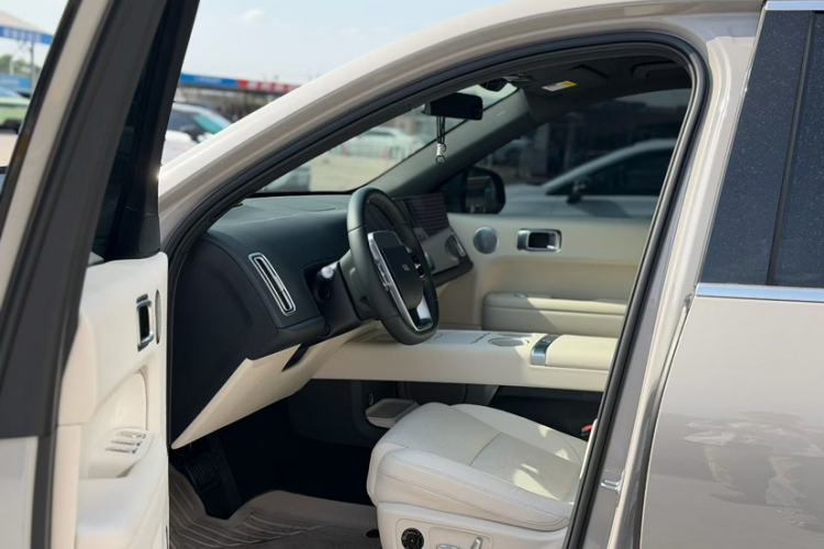 Used Li Auto L6 2024 Max Interior 5