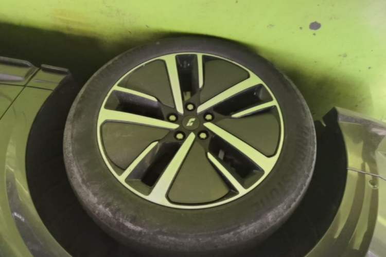 Used Li Auto L6 2024 Pro Model Left Front Wheel Hub