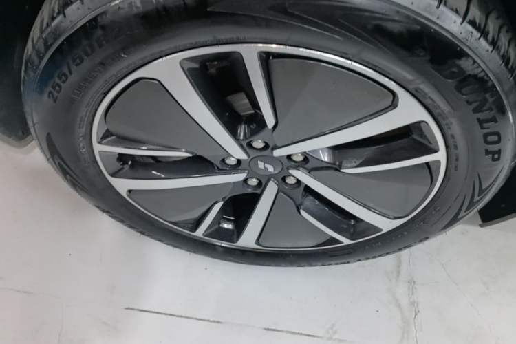 Used Li Auto L6 2024 Pro Model Left Front Wheel Hub