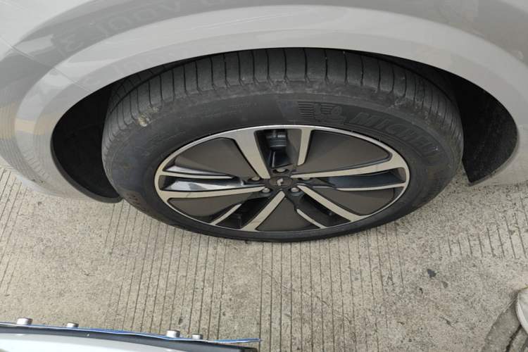 Used Li Auto L6 2024 Pro Model Left Front Wheel Hub