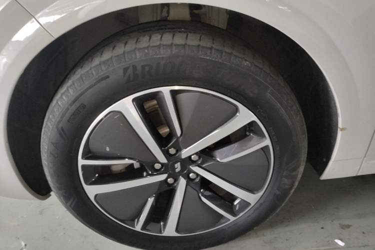 Used Li Auto L6 2024 Pro Model Left Front Wheel Hub