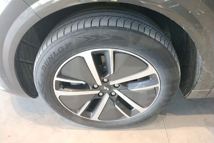 Used Li Auto L6 2024 Pro Model Left Front Wheel Hub