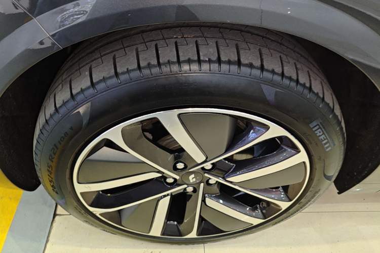 Used Li Auto L6 2024 Pro Model Left Front Wheel Hub