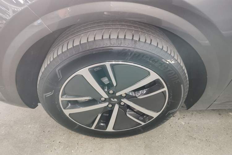 Used Li Auto L6 2024 Pro Model Left Front Wheel Hub