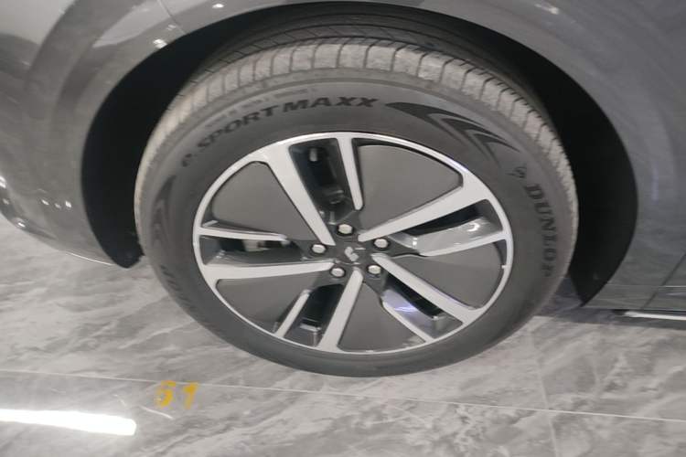 Used Li Auto L6 2024 Pro Model Left Front Wheel Hub
