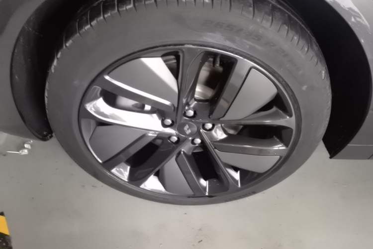Used Li Auto L6 2024 Max Left Front Wheel Hub