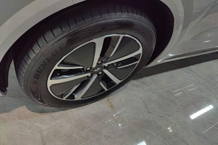 Used Li Auto L6 2024 Pro Model Left Front Wheel Hub