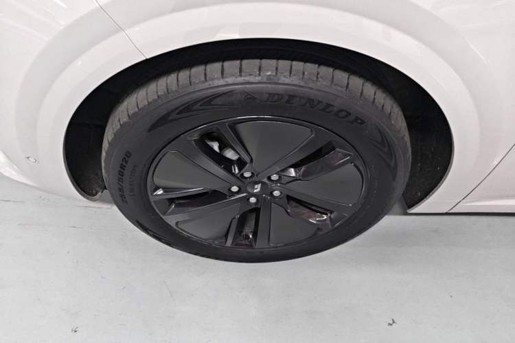 Used Li Auto L6 2024 Max Left Front Wheel Hub