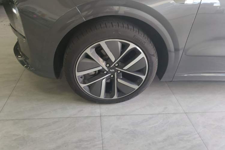 Used Li Auto L6 2024 Pro Model Left Front Wheel Hub