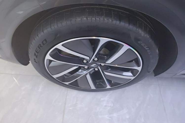 Used Li Auto L6 2024 Pro Model Left Front Wheel Hub