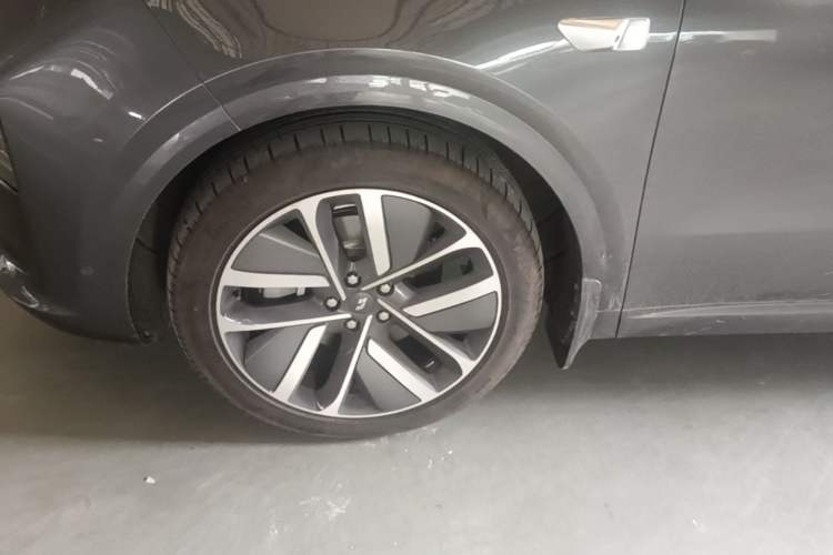Used Li Auto L6 2024 Pro Model Left Front Wheel Hub
