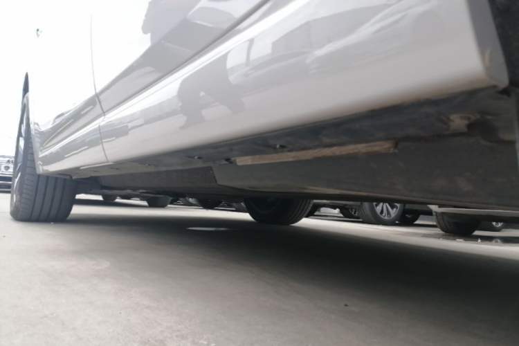 Used Li Auto L6 2024 Pro Model Left Side Sill