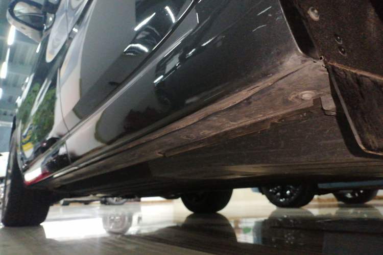 Used Li Auto L6 2024 Pro Model Left Side Sill