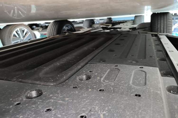 Used Li Auto L6 2024 Max Left Side Sill