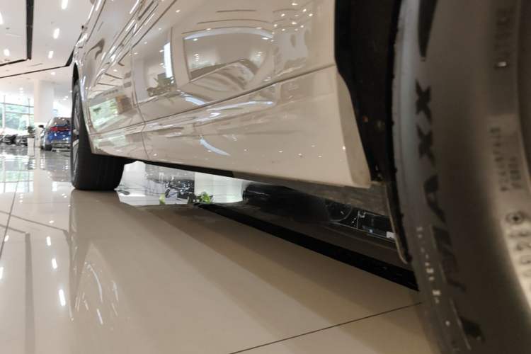 Used Li Auto L6 2024 Pro Model Left Side Sill