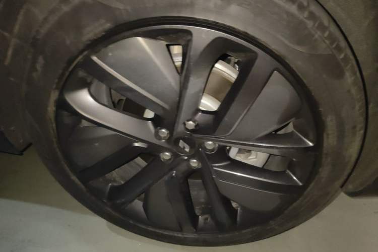 Used Li Auto L6 2024 Max Right Front Wheel Hub