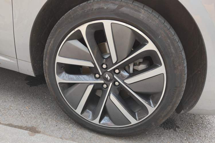 Used Li Auto L6 2024 Max Right Front Wheel Hub