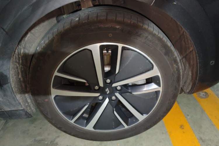 Used Li Auto L6 2024 Max Right Front Wheel Hub