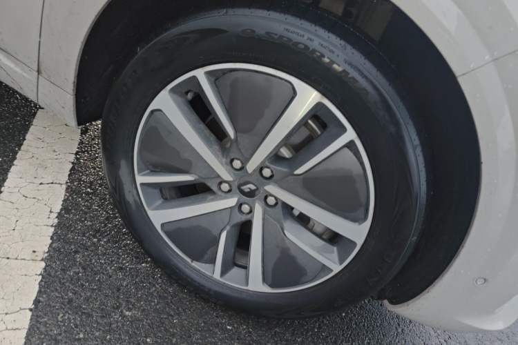 Used Li Auto L6 2024 Pro Model Right Front Wheel Hub