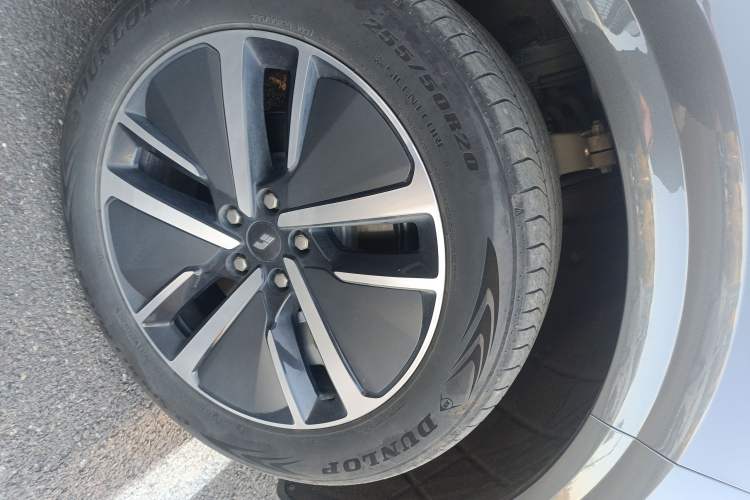 Used Li Auto L6 2024 Pro Model Right Front Wheel Hub