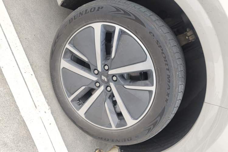 Used Li Auto L6 2024 Pro Model Right Front Wheel Hub