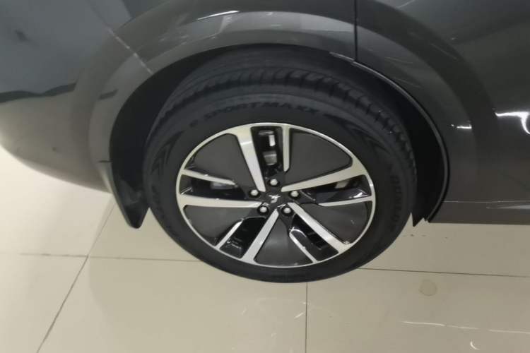 Used Li Auto L6 2024 Pro Model Right Rear Wheel Hub
