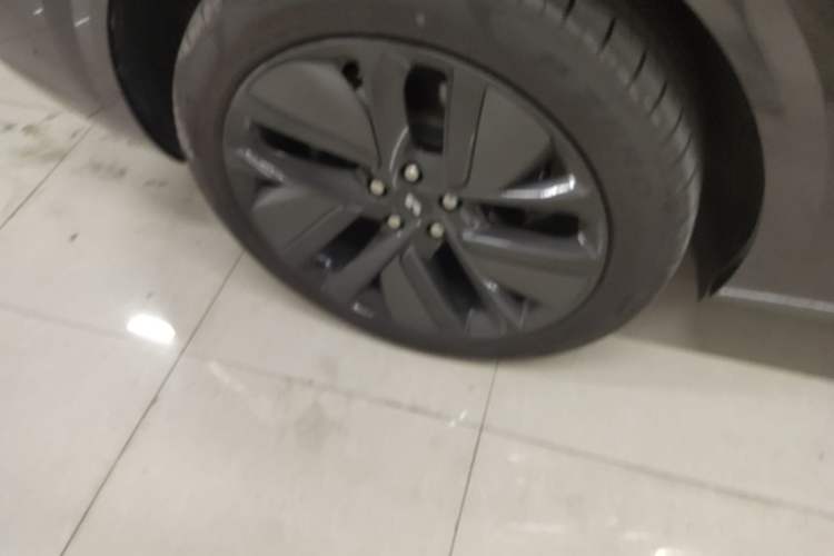 Used Li Auto L6 2024 Pro Model Right Rear Wheel Hub