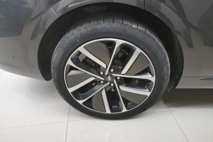 Used Li Auto L6 2024 Pro Model Right Rear Wheel Hub