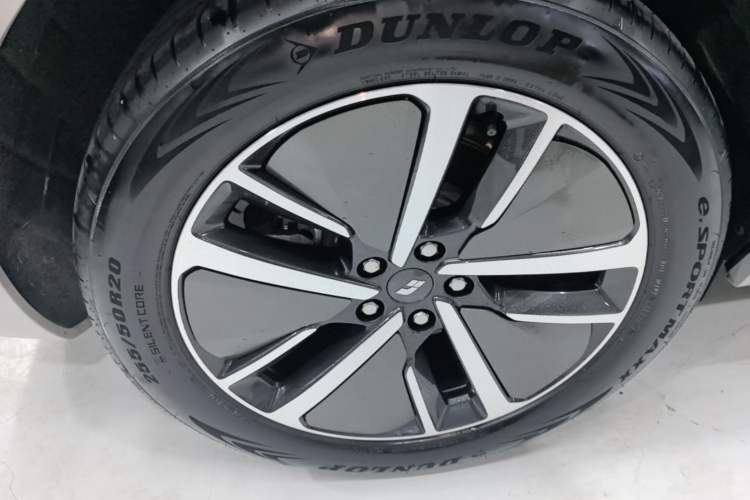 Used Li Auto L6 2024 Pro Model Right Rear Wheel Hub