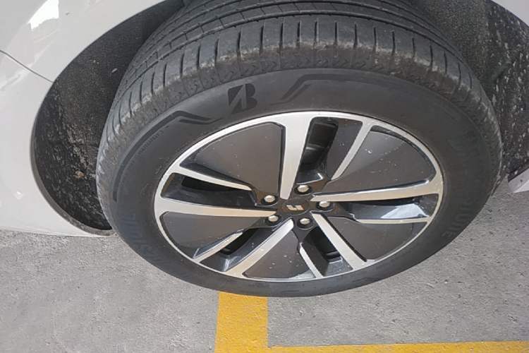 Used Li Auto L6 2024 Max Right Rear Wheel Hub