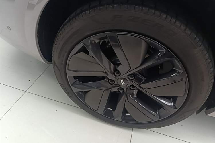 Used Li Auto L6 2024 Pro Model Right Rear Wheel Hub