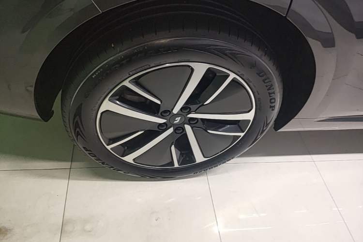Used Li Auto L6 2024 Pro Model Right Rear Wheel Hub
