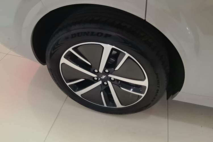 Used Li Auto L6 2024 Pro Model Right Rear Wheel Hub