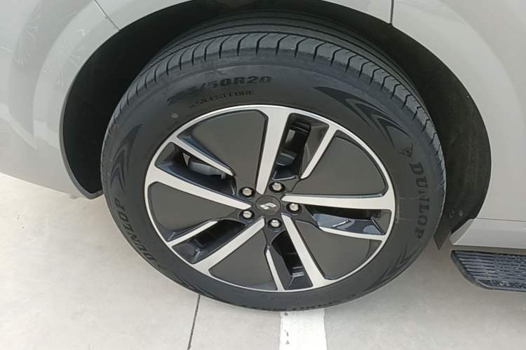 Used Li Auto L6 2024 Pro Model Right Rear Wheel Hub