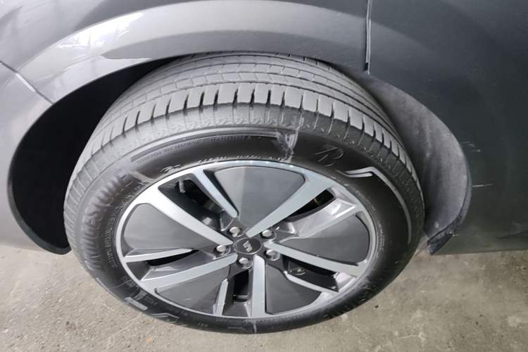 Used Li Auto L6 2024 Pro Model Right Rear Wheel Hub
