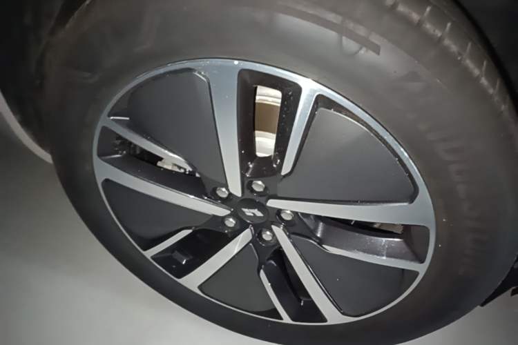 Used Li Auto L6 2024 Max Right Rear Wheel Hub