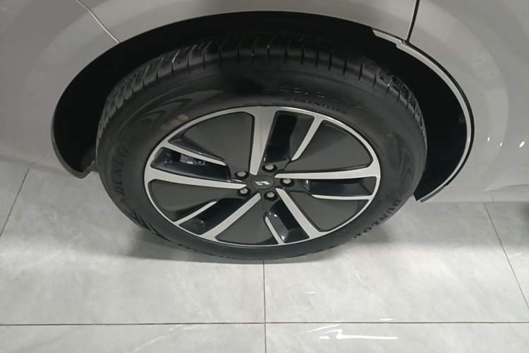 Used Li Auto L6 2024 Pro Model Right Rear Wheel Hub