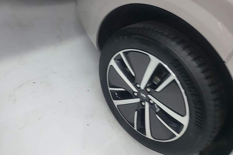 Used Li Auto L6 2024 Max Right Rear Wheel Hub