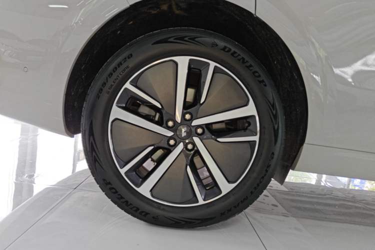 Used Li Auto L6 2024 Pro Model Right Rear Wheel Hub