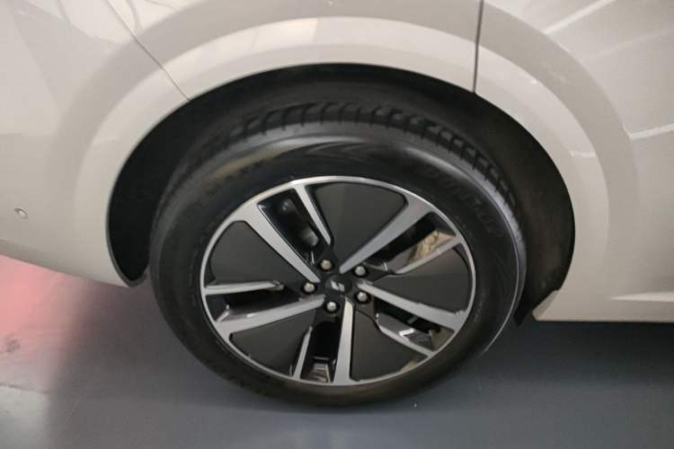 Used Li Auto L6 2024 Pro Model Right Rear Wheel Hub