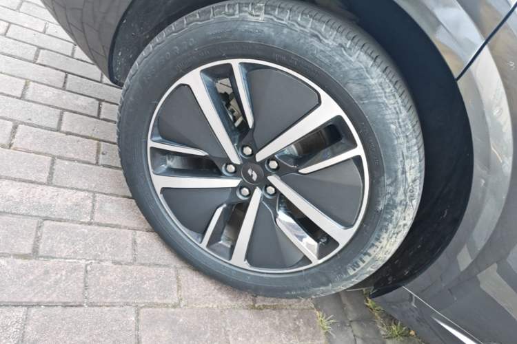 Used Li Auto L6 2024 Pro Model Right Rear Wheel Hub