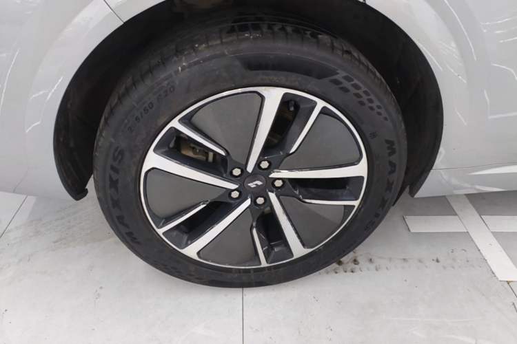 Used Li Auto L6 2024 Pro Model Right Rear Wheel Hub