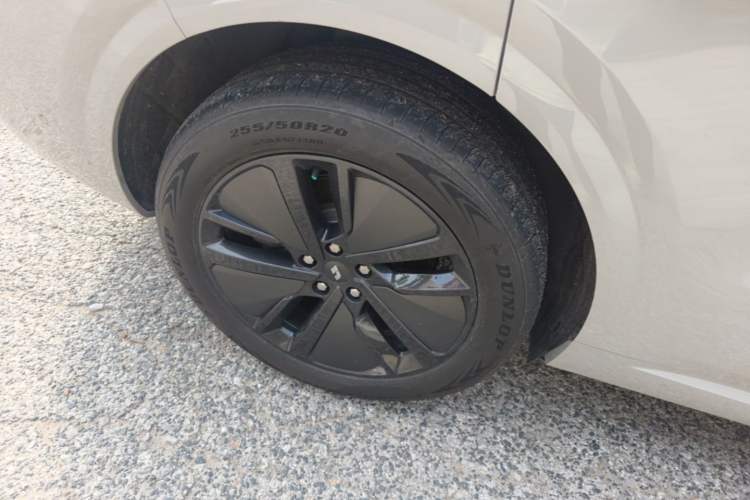 Used Li Auto L6 2024 Pro Model Right Rear Wheel Hub